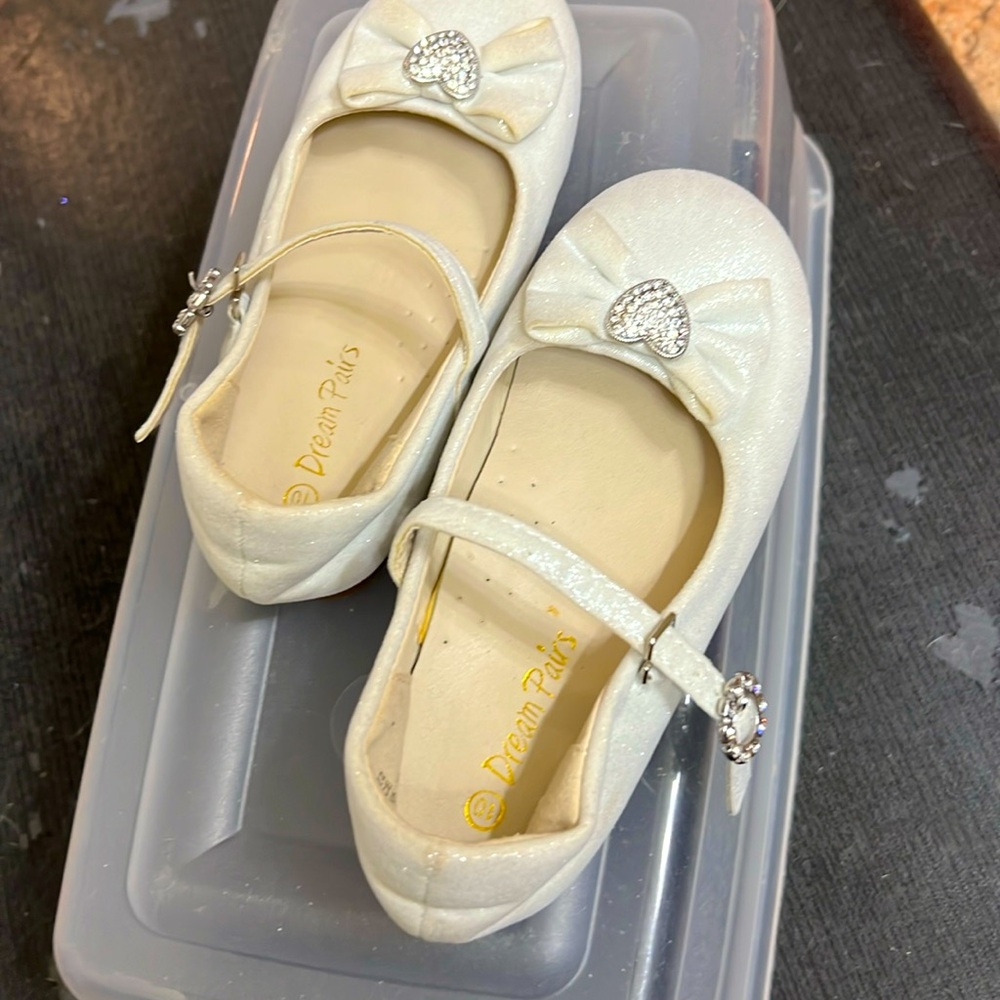 Dream Pairs size 10 girls Mary Jane Ballerina Flats with bows on top - Picture 1 of 1